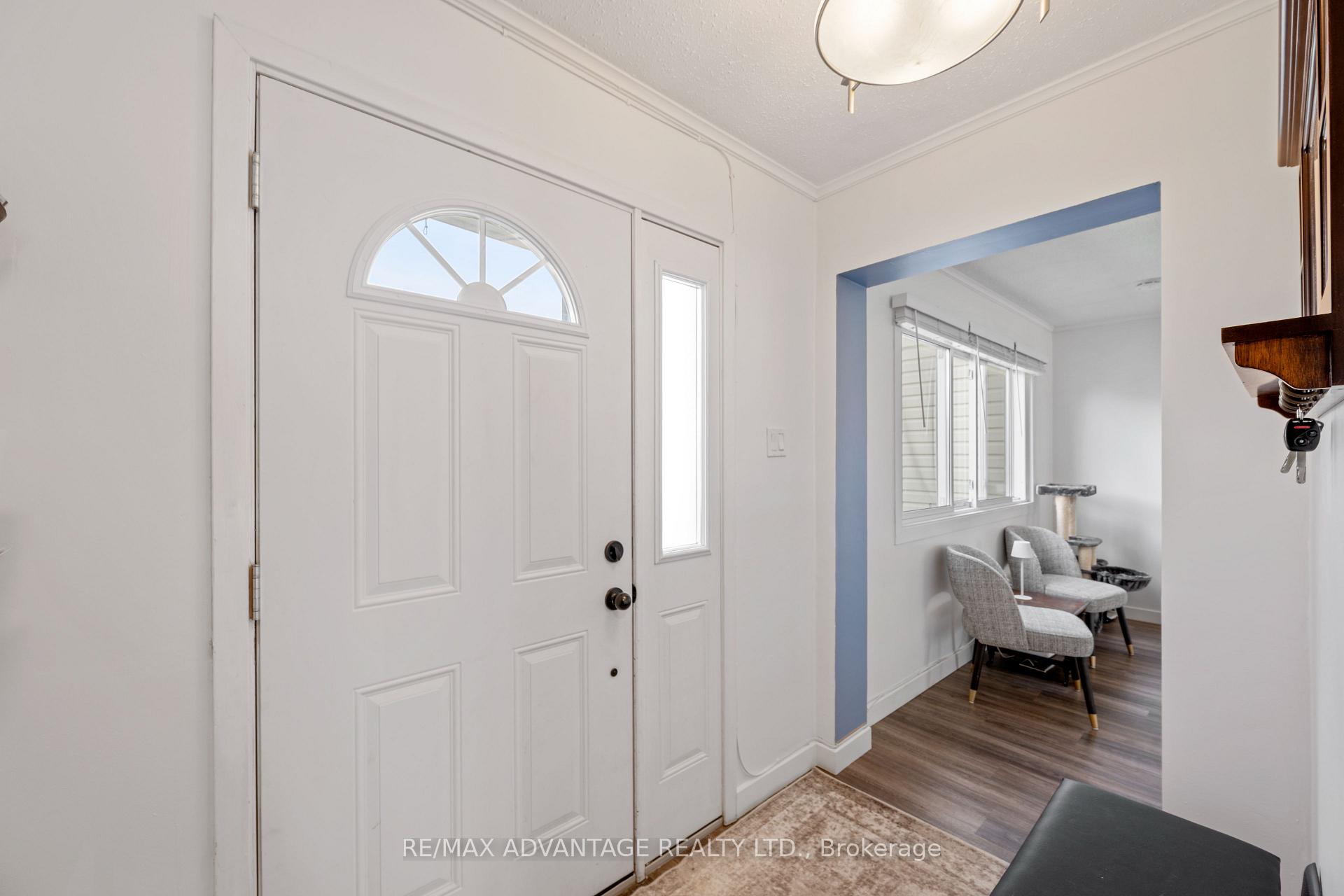 749 Wilkins Street, London South — photo 4 of 5