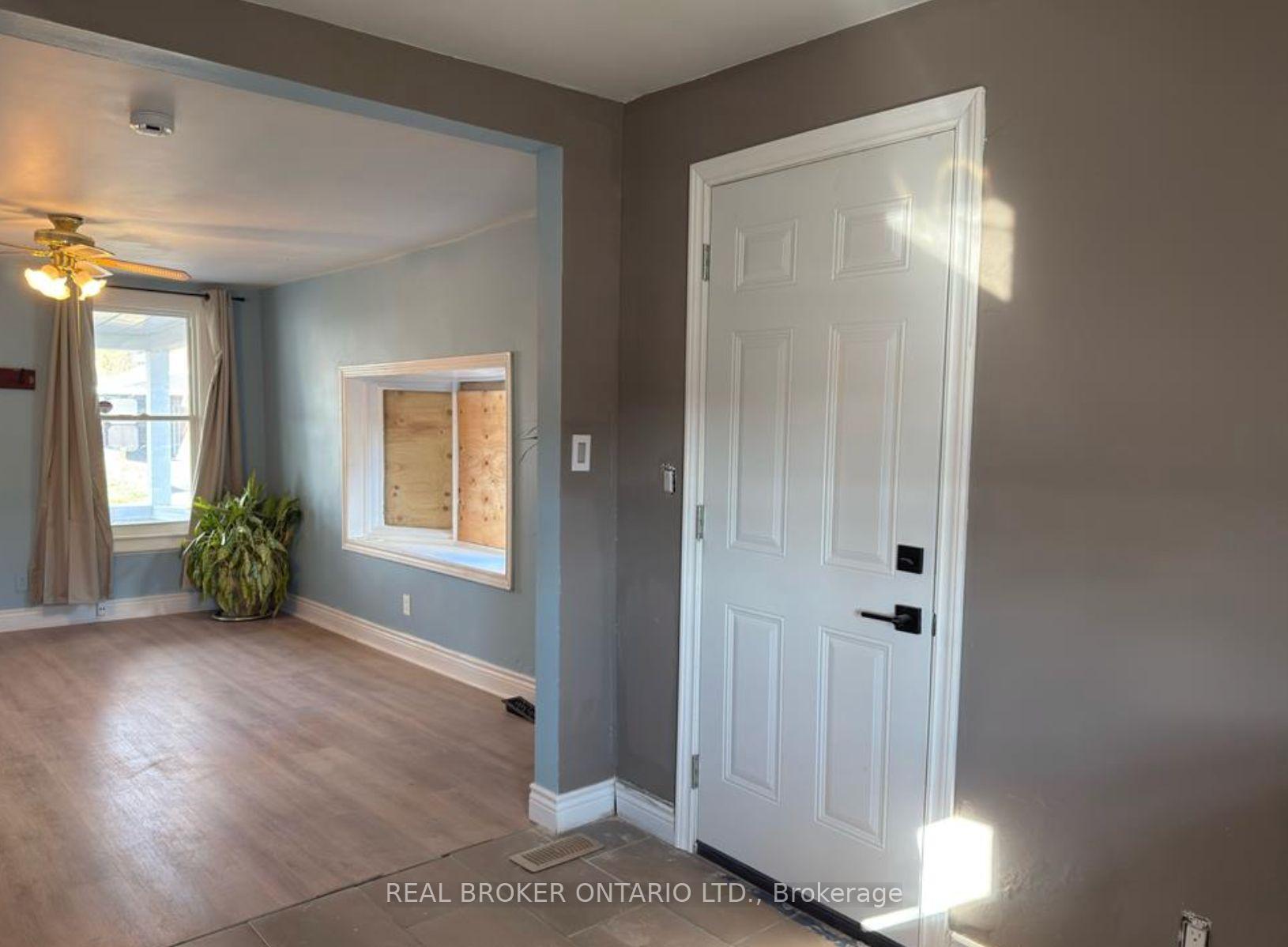 82 Page Street, St. Catharines — photo 5 of 5