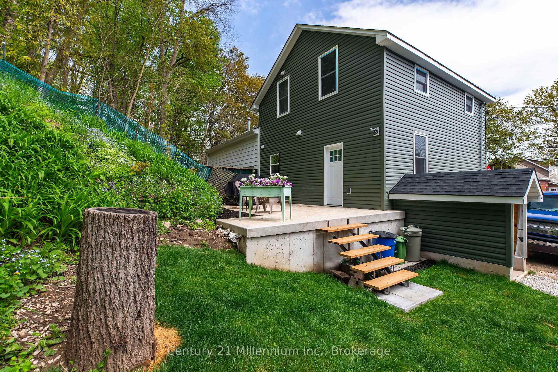 218 2nd Avenue E, Owen Sound — photo 5 of 5