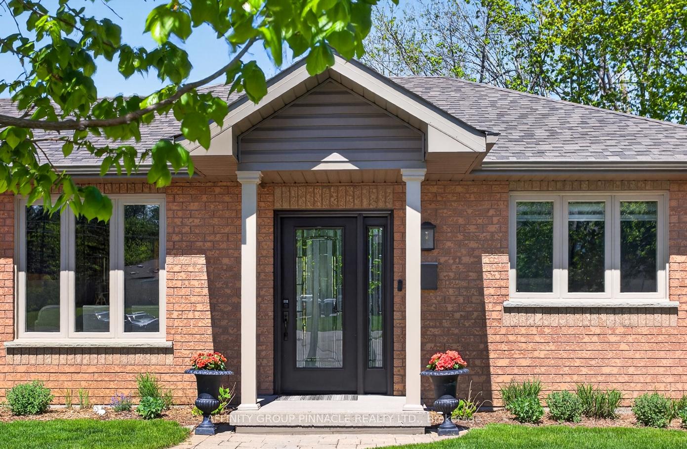 9 O'connell Court, Kawartha Lakes — photo 3 of 5