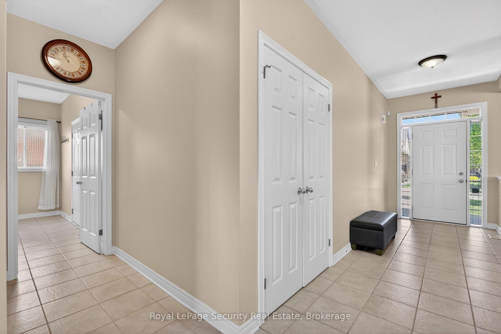 37 Fredonia Crescent, St. Catharines — photo 4 of 5