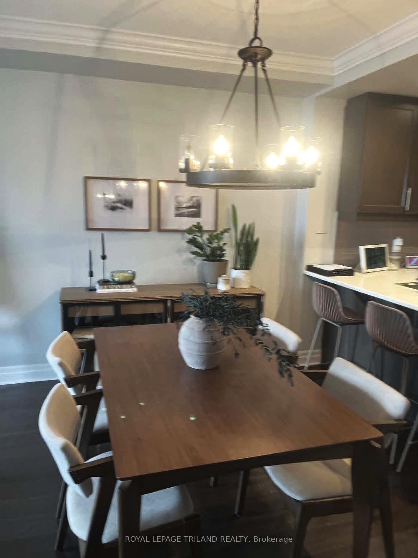 240 Villagewalk Boulevard 413, London North — photo 4 of 5