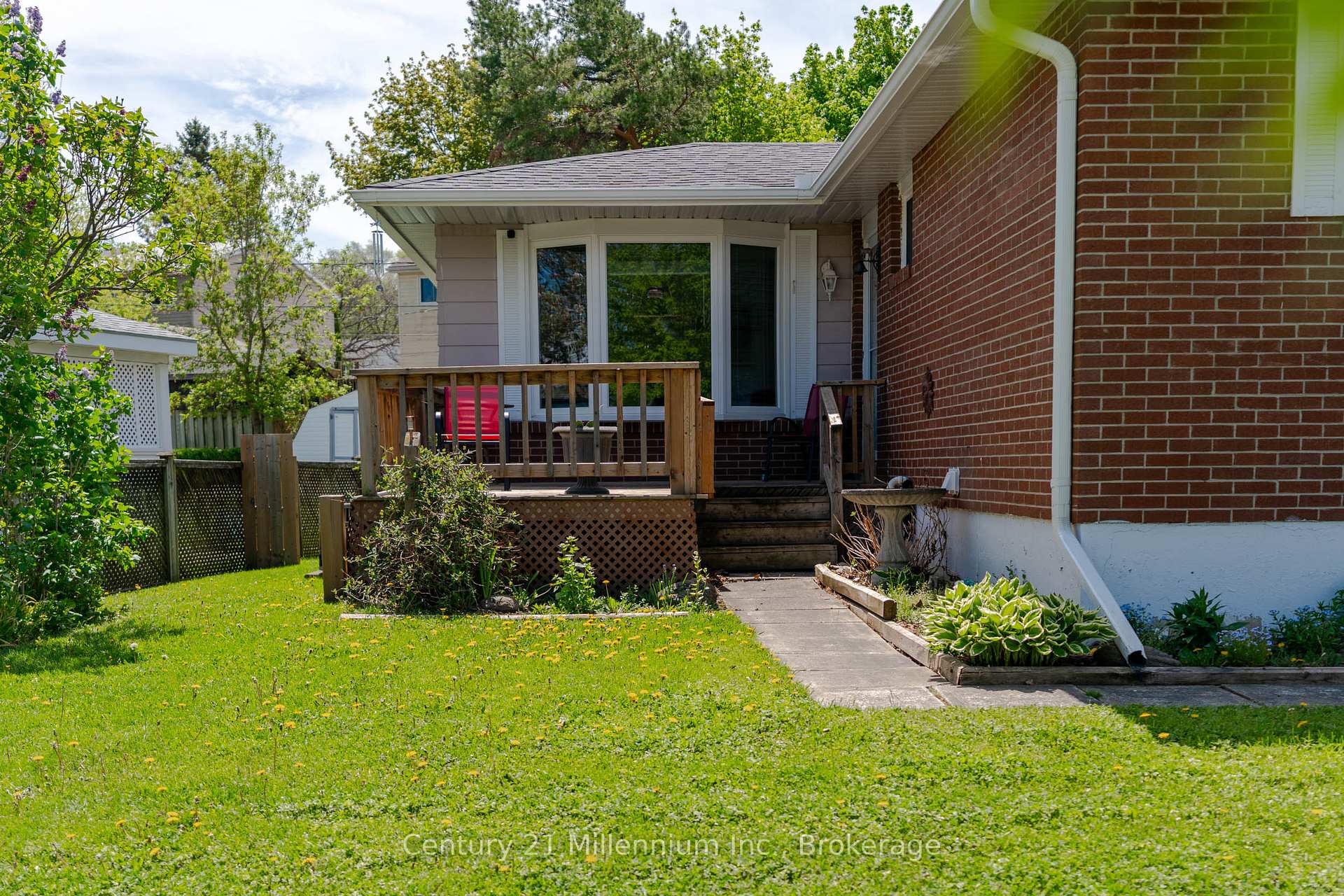 1025 12th Street E, Owen Sound — photo 2 of 5