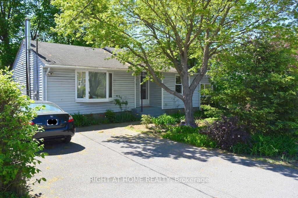 200 Woodroffe Avenue, Woodroffe, ON K2A 3V4 — Woodroffe, Ontario