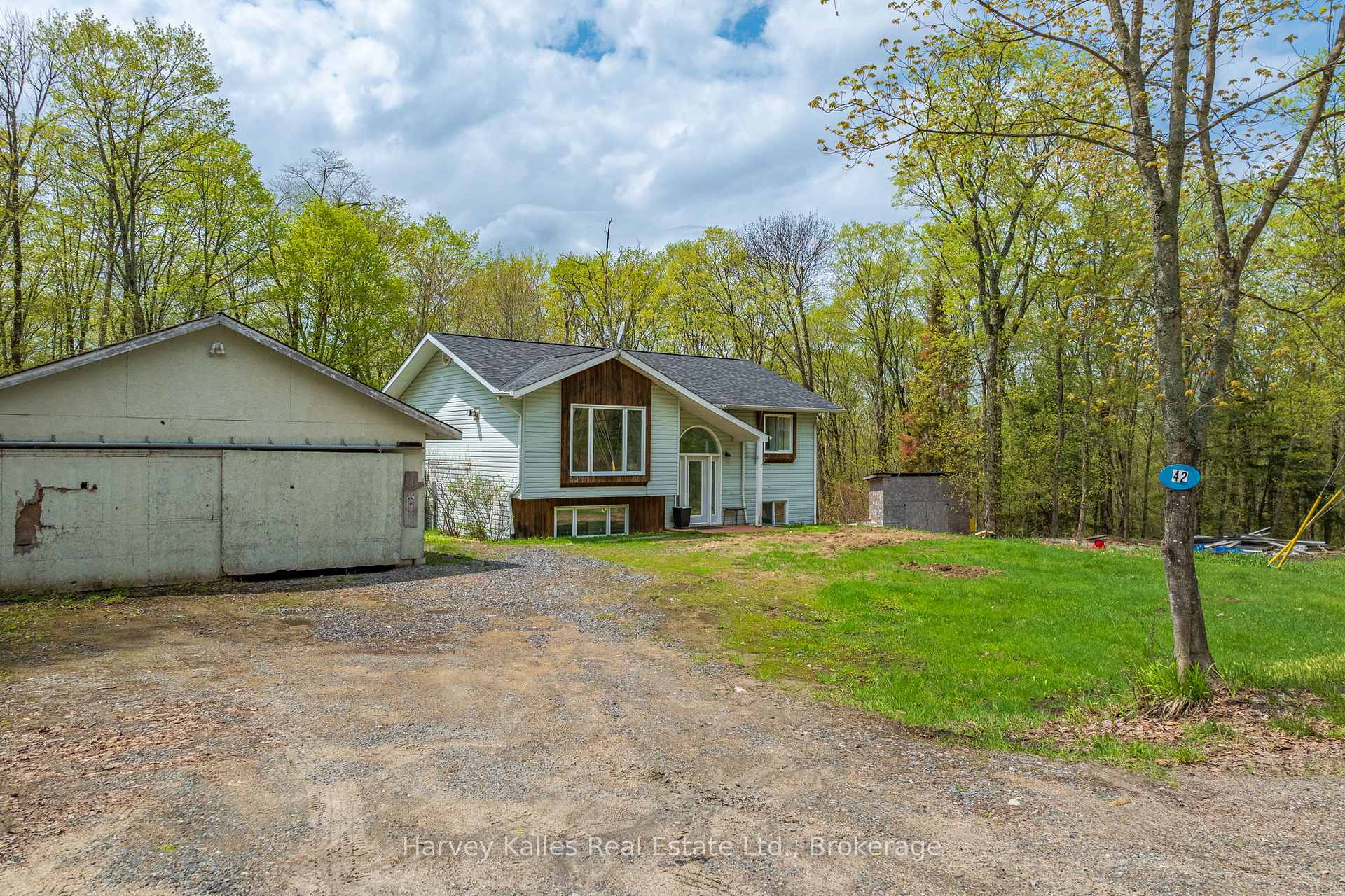 42 Old Centurion Road, Huntsville, ON P1H 2N5 — Huntsville, Ontario