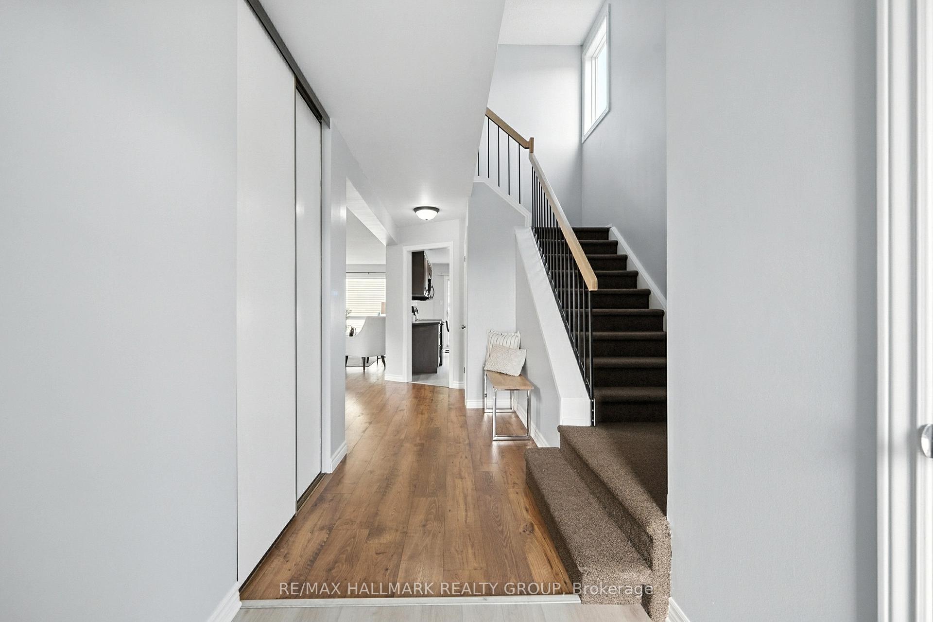 55 Fair Oaks Crescent, South of Baseline to Knoxdale — photo 2 of 5