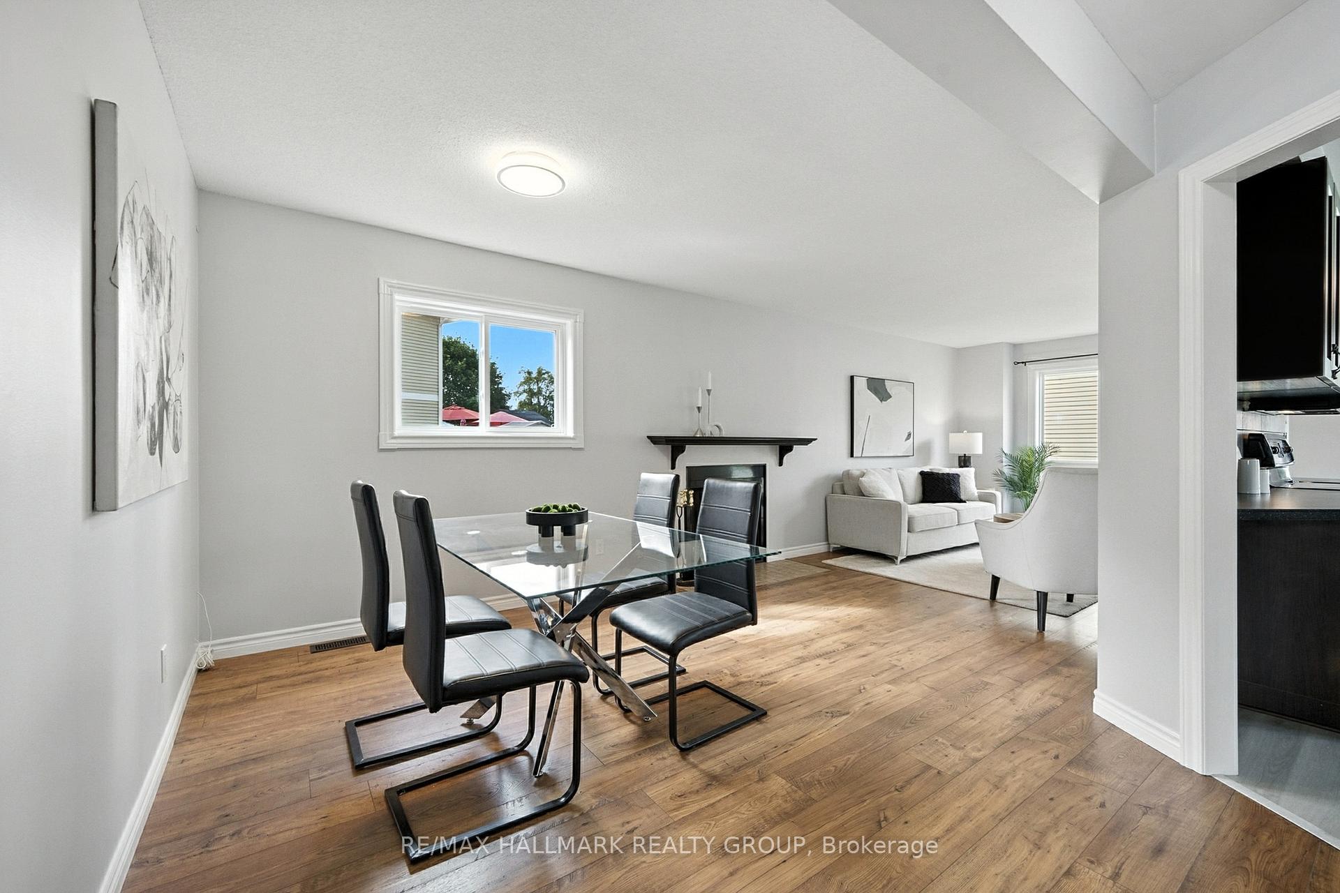 55 Fair Oaks Crescent, South of Baseline to Knoxdale — photo 4 of 5