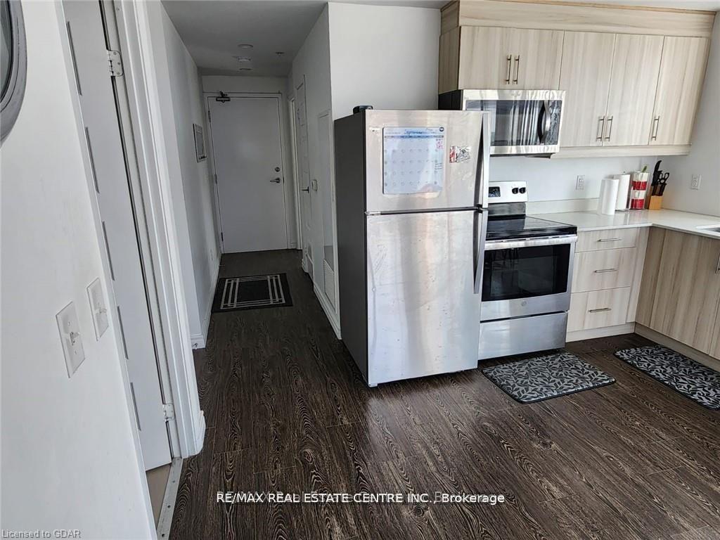 158 KING STREET NORTH Street N 2305, Waterloo — photo 2 of 5