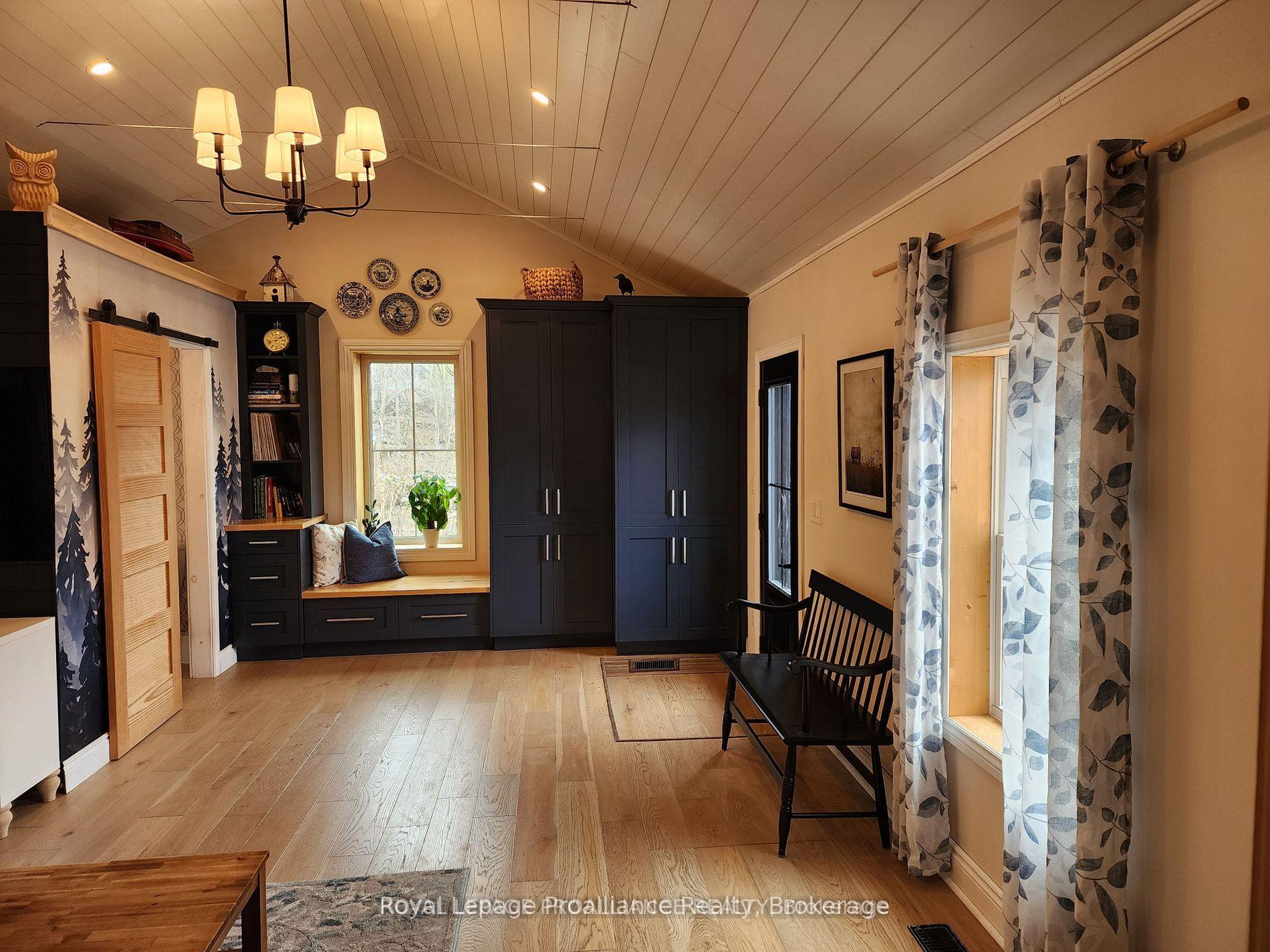 26 York Street, Prince Edward County — photo 4 of 5