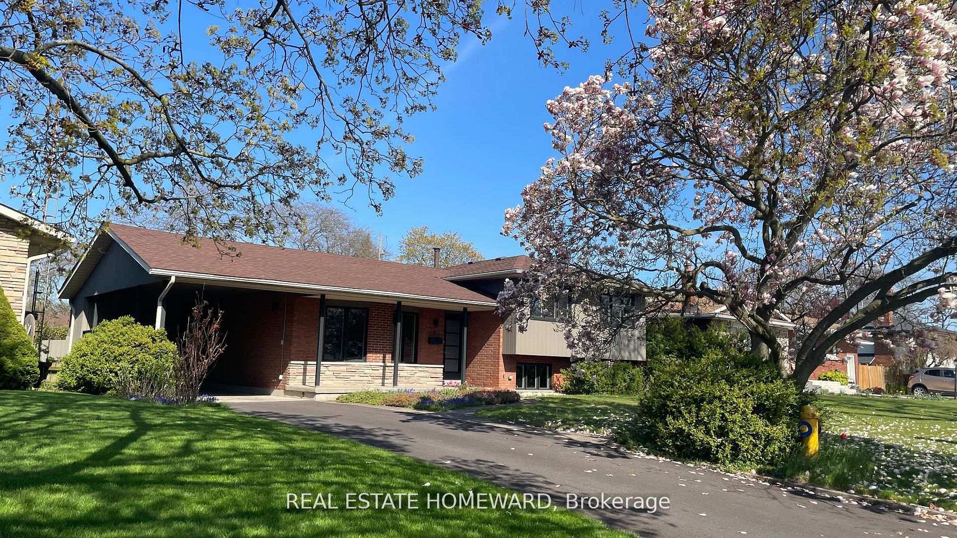 33 Strathcona Drive, St. Catharines, ON L2M 2A8 — St. Catharines, Ontario
