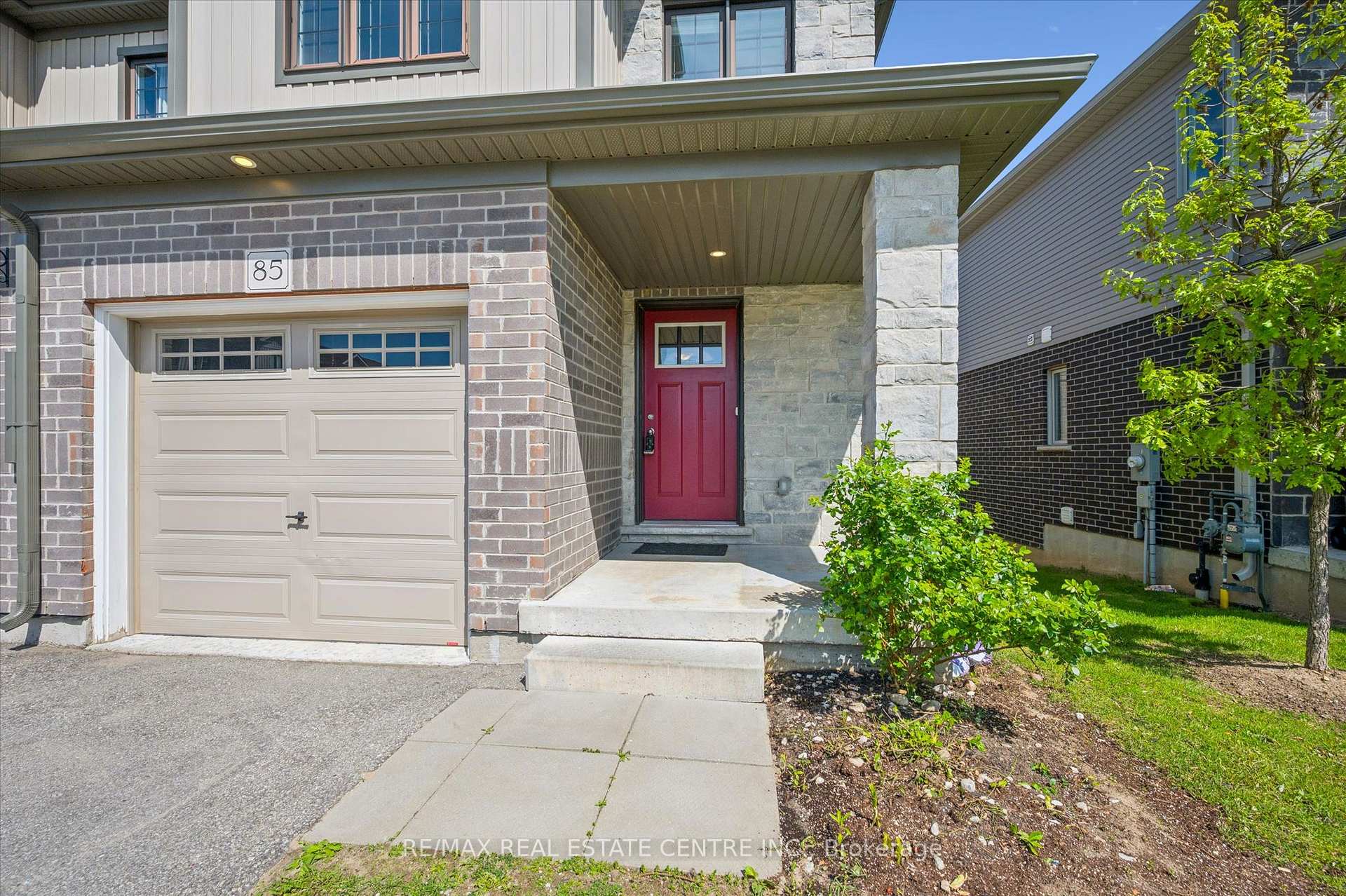 135 Hardcastle Drive 85, Cambridge — photo 2 of 5