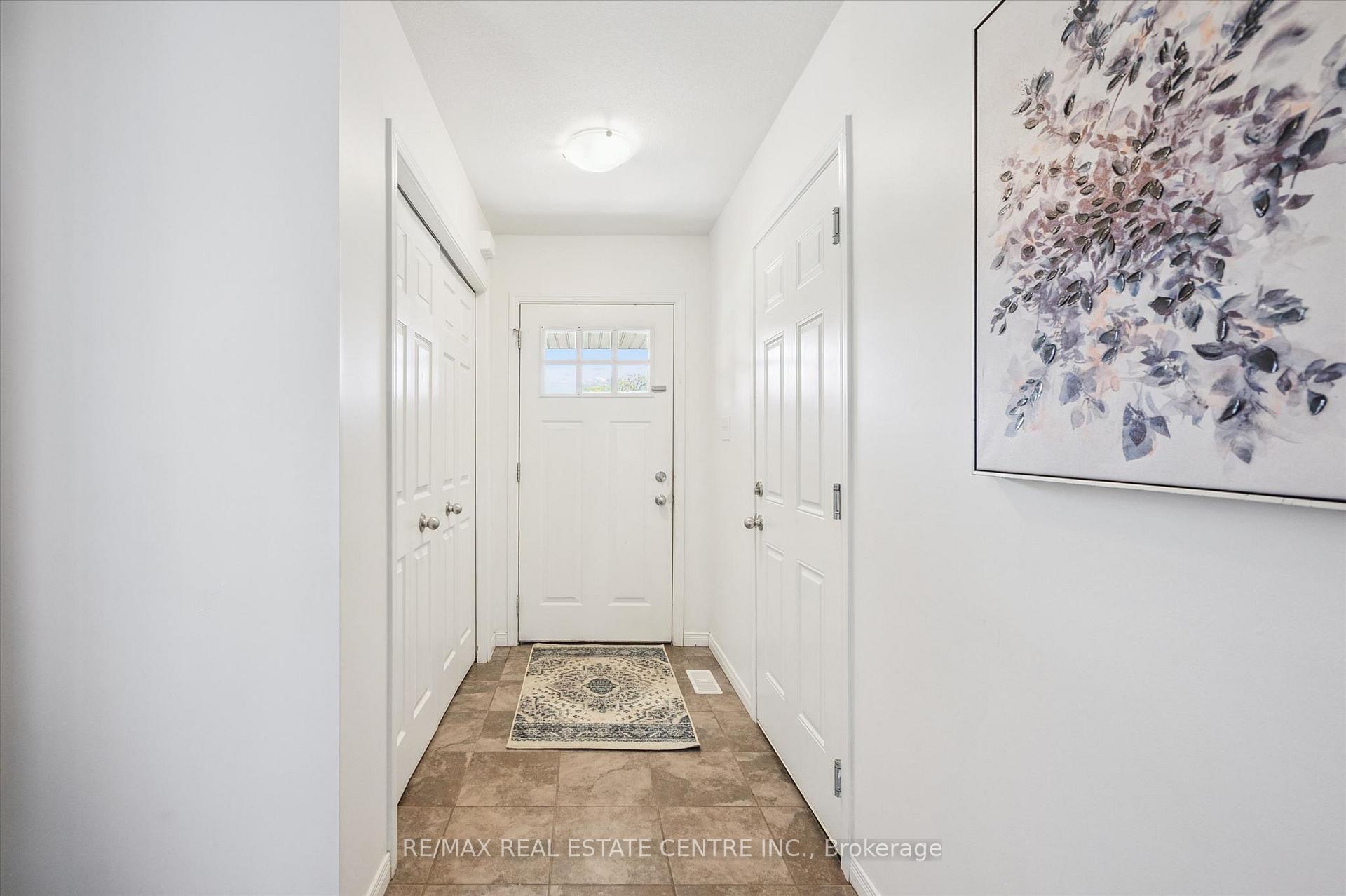 135 Hardcastle Drive 85, Cambridge — photo 3 of 5