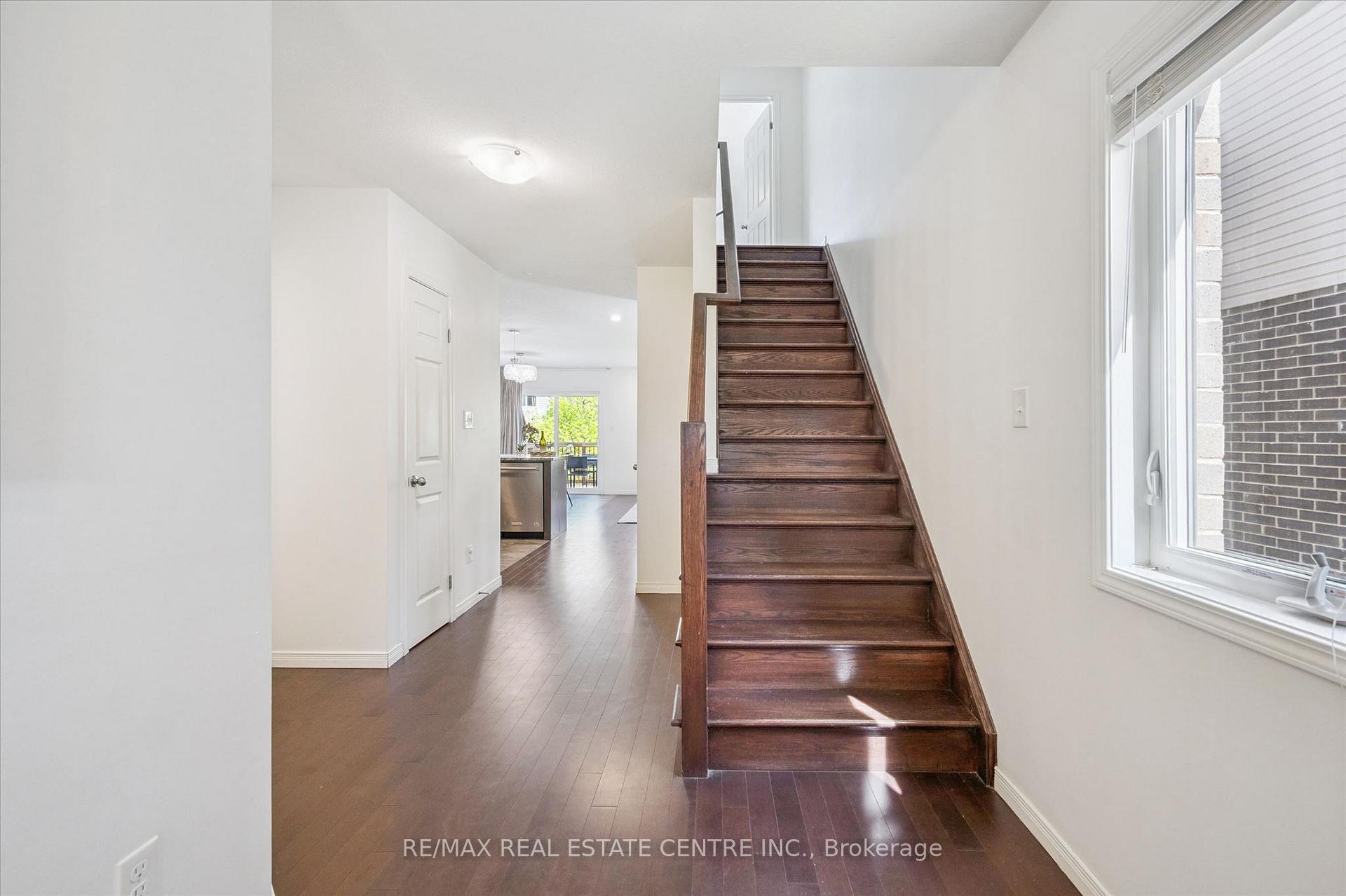 135 Hardcastle Drive 85, Cambridge — photo 4 of 5