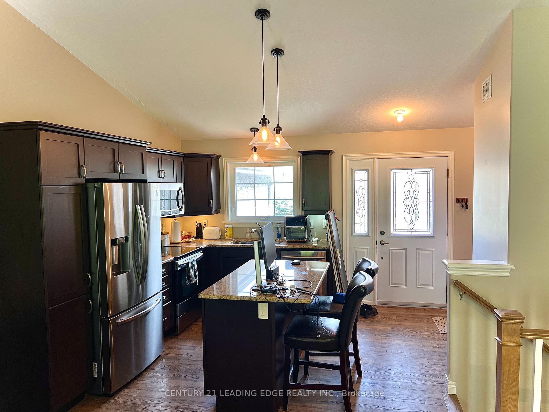 301 CARNEGIE Avenue 134, Peterborough — photo 3 of 5