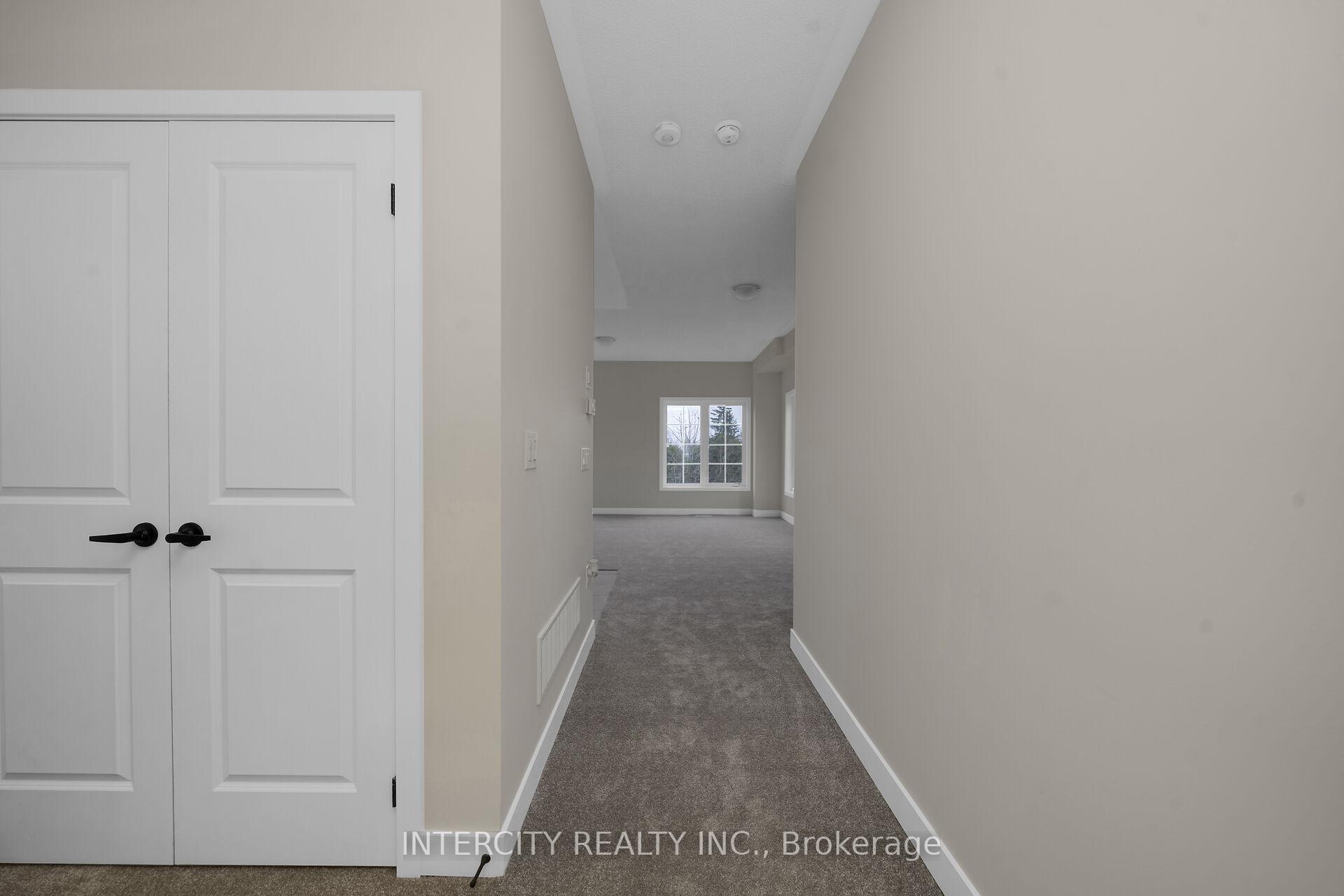 104 Walden Street Blk 7 Unit 1, Shelburne — photo 4 of 5