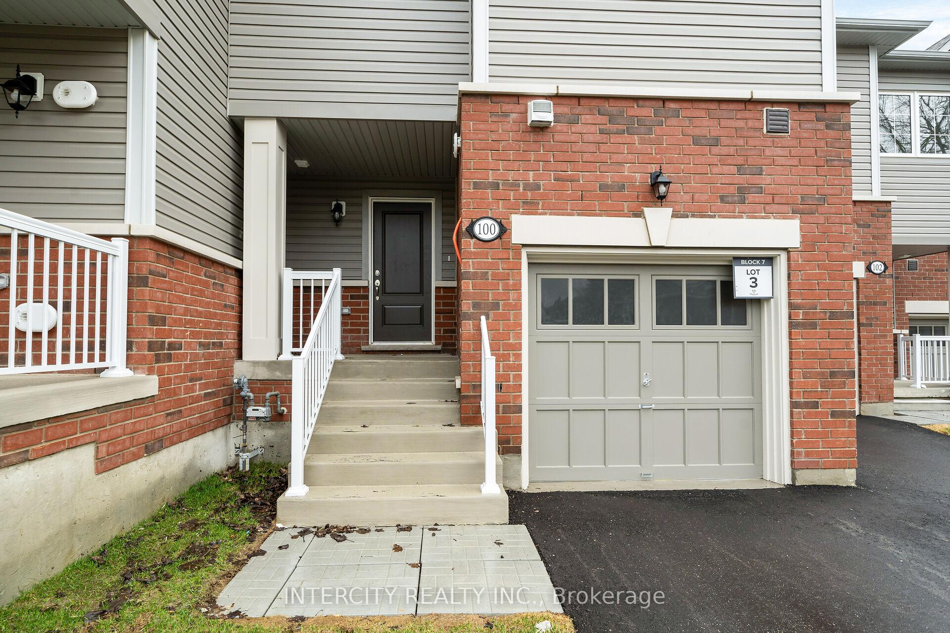100 Walden Street Blk 7 Unit 3, Shelburne — photo 2 of 5