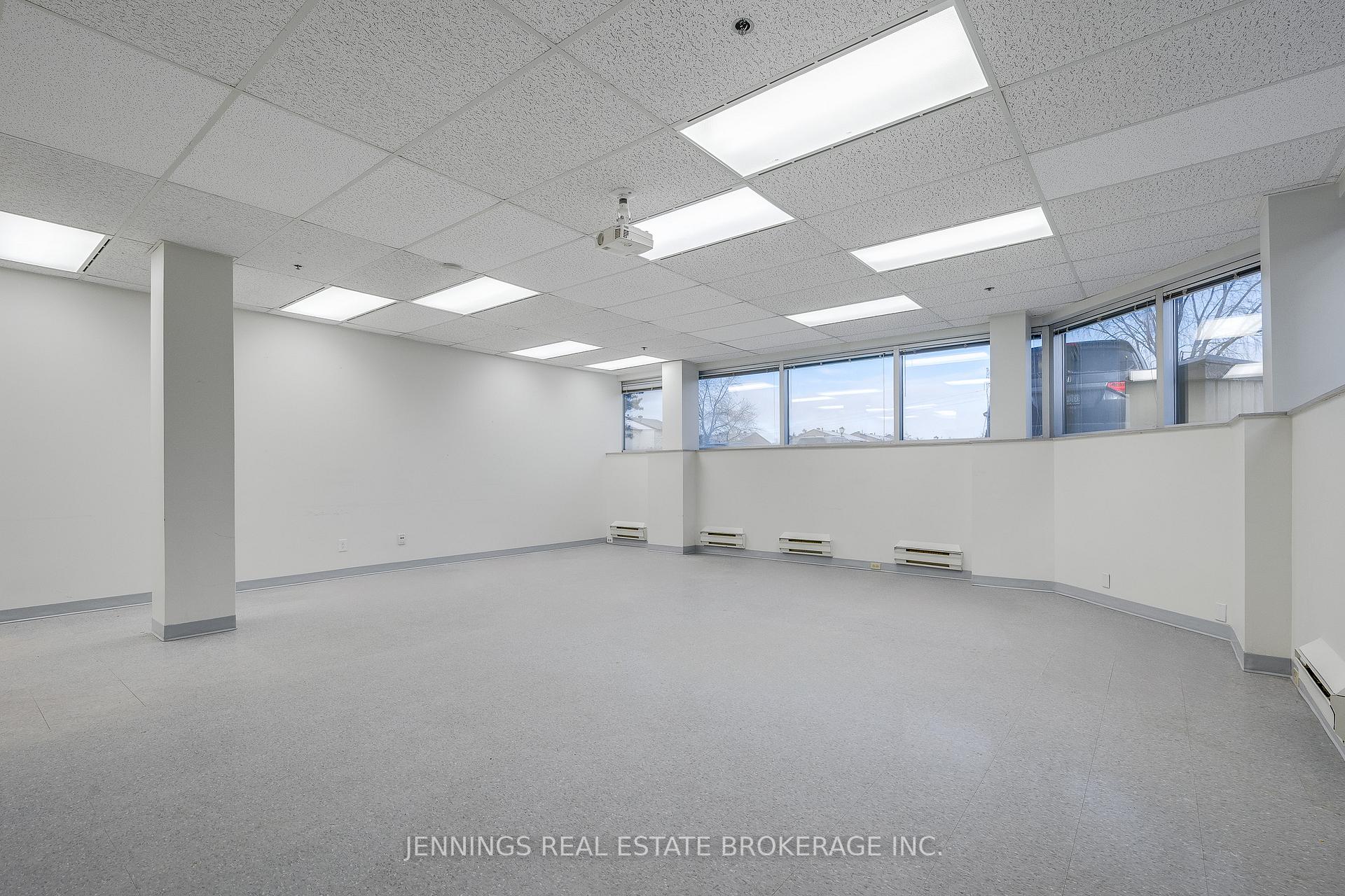 63 Glencoe Street, South of Baseline to Knoxdale — photo 4 of 5