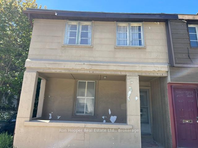 1086 3rd Avenue E, Owen Sound — photo 2 of 5
