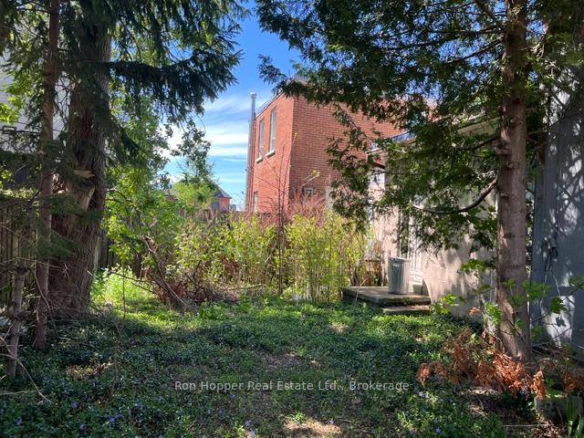1086 3rd Avenue E, Owen Sound — photo 3 of 5