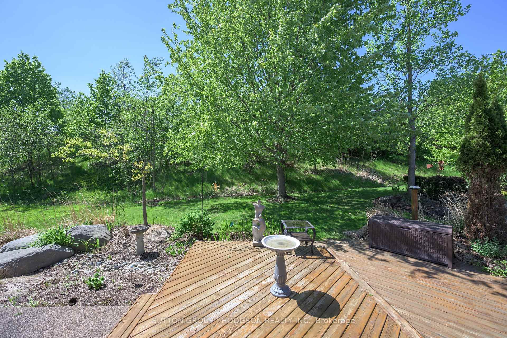 2149 Jack Nash Drive, London South — photo 3 of 5
