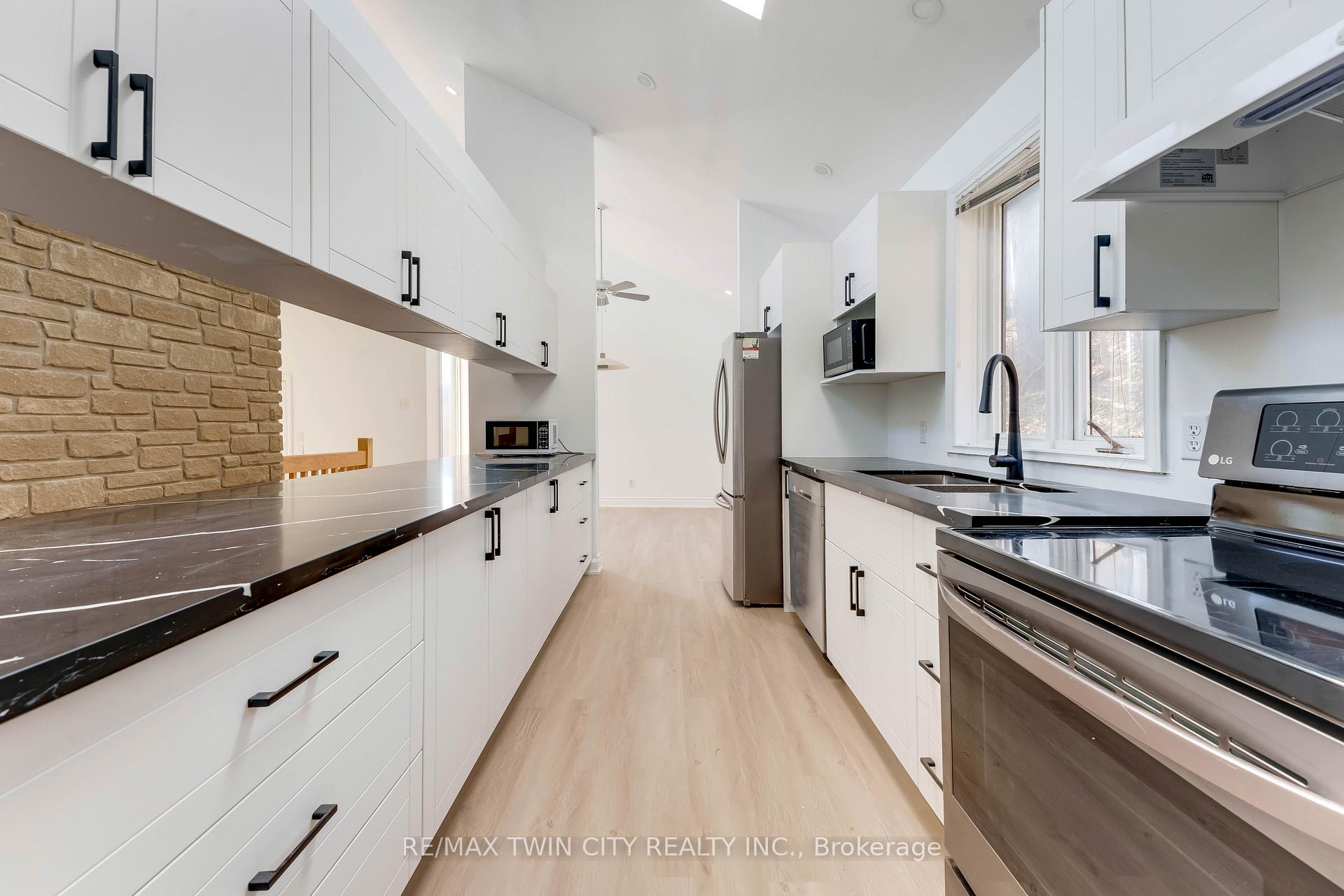 530 Fountain Street S, Cambridge — photo 5 of 5