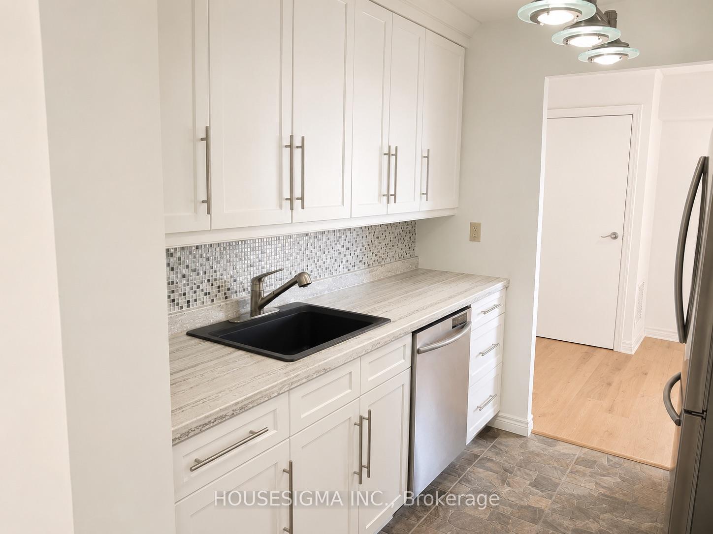 860 Commissioners Road E 1203, London South — photo 5 of 5