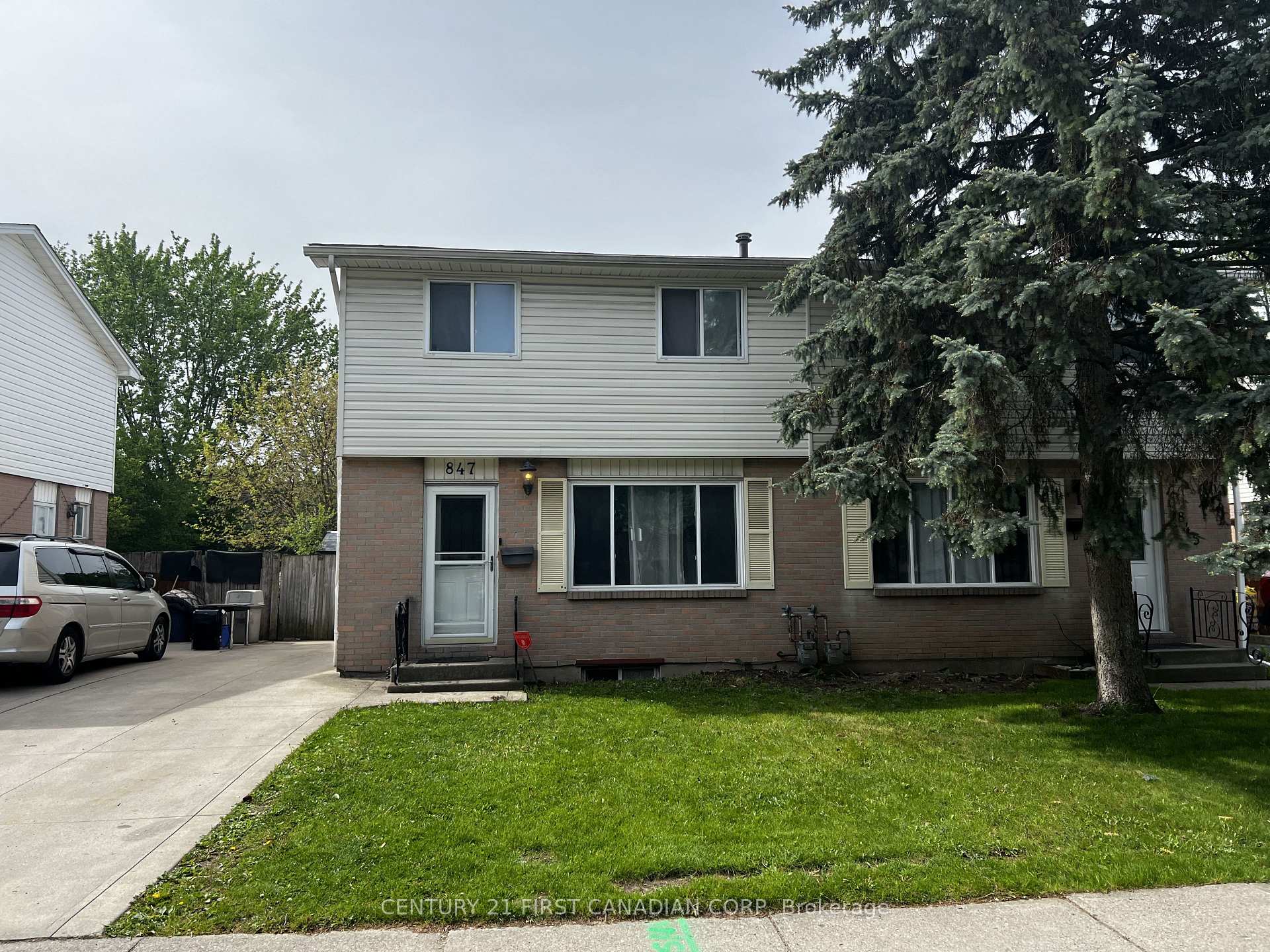 847 Jalna Boulevard, London South — photo 2 of 5
