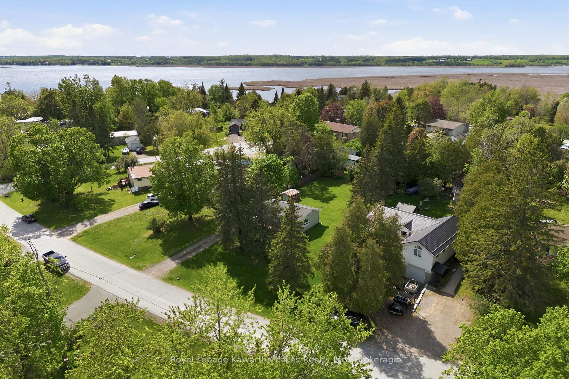 16 Marilyn Crescent, Kawartha Lakes — photo 3 of 5