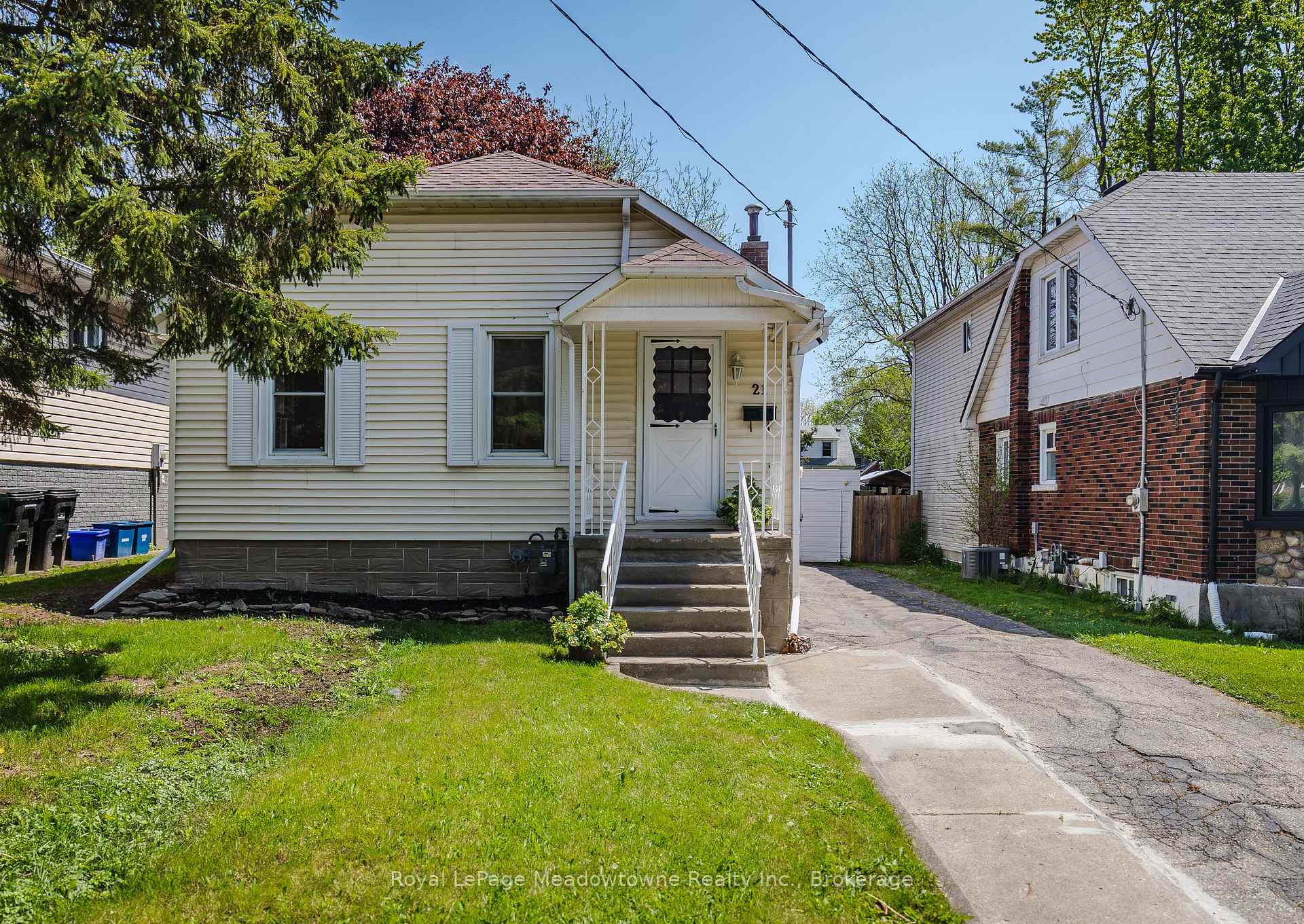 21 Elgin Street N, Cambridge — photo 3 of 5