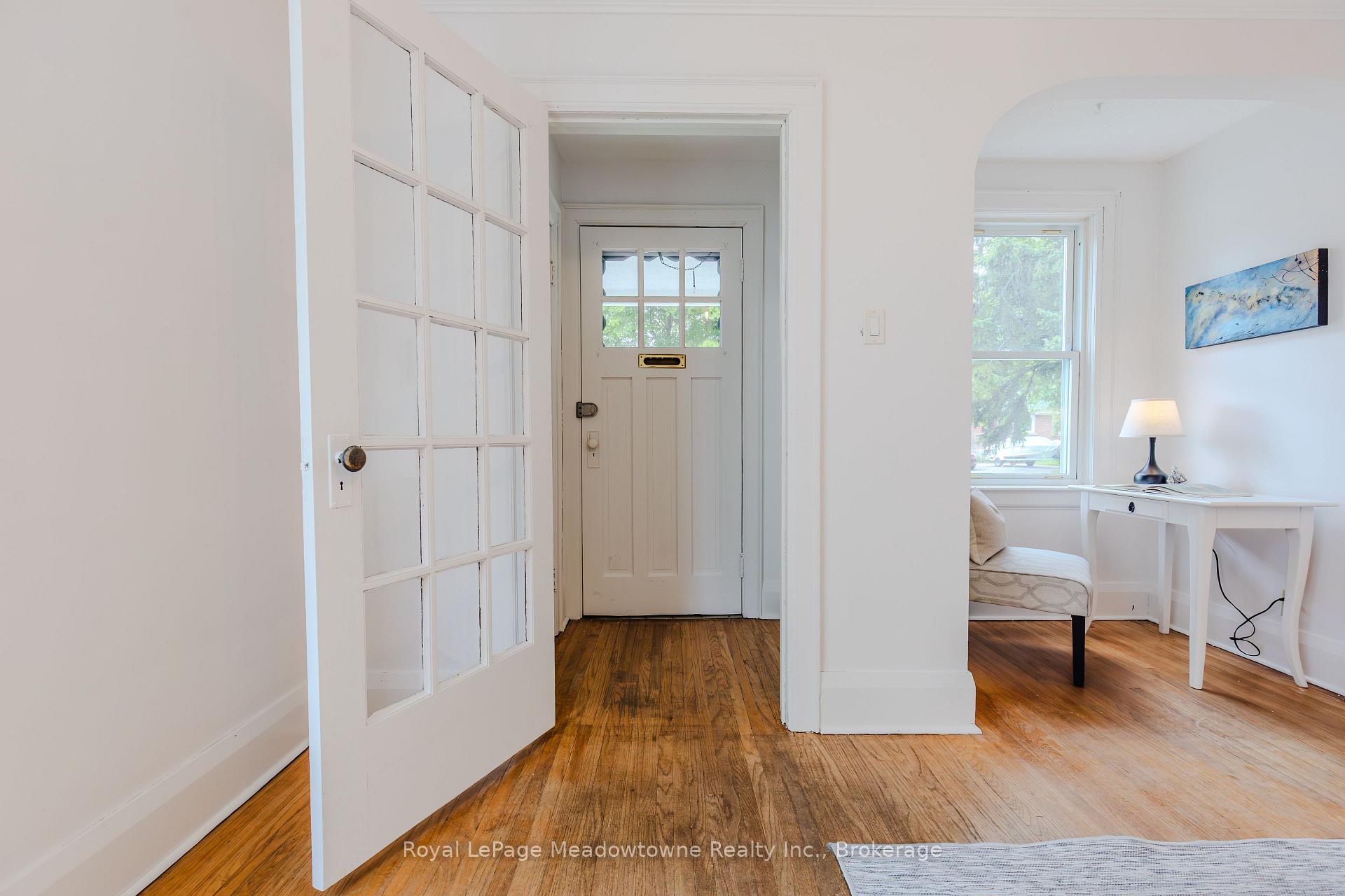 21 Elgin Street N, Cambridge — photo 4 of 5