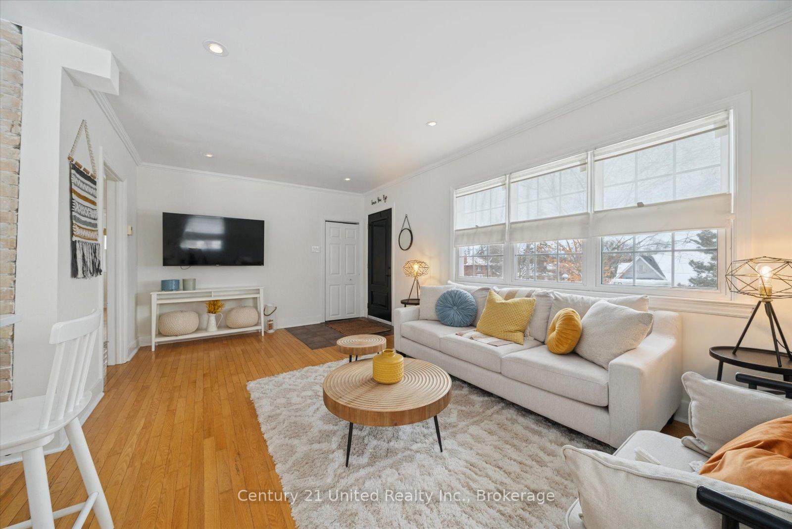 375 Albertus Avenue, Peterborough — photo 4 of 5