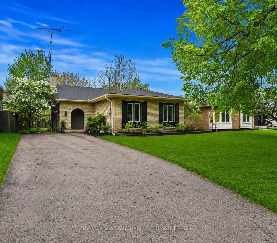 7 Ameer Drive, St. Catharines — photo 2 of 5