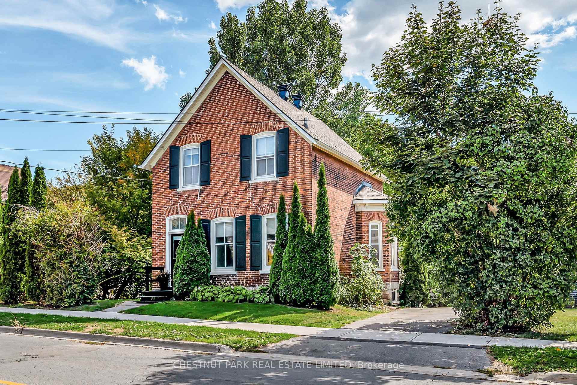 28 York Street, Prince Edward County, ON K0K 2T0 — Prince Edward County, Ontario