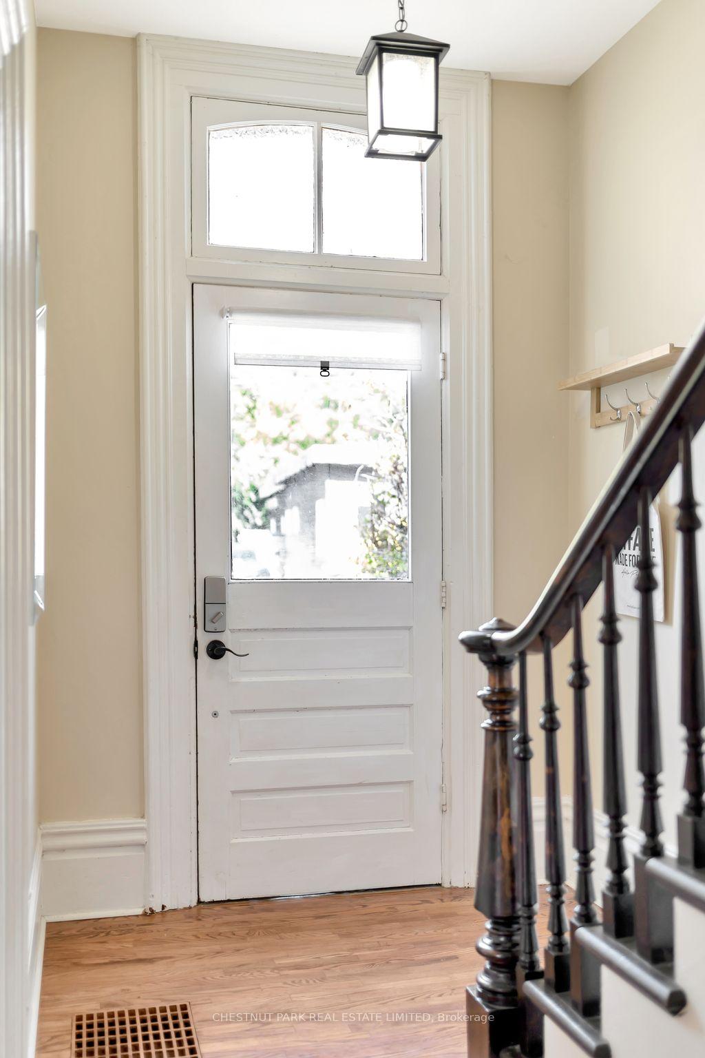 28 York Street, Prince Edward County — photo 3 of 5