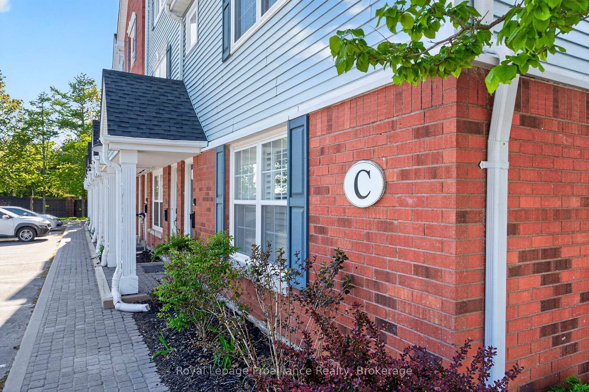 182 D'arcy Street C202, Cobourg — photo 2 of 5