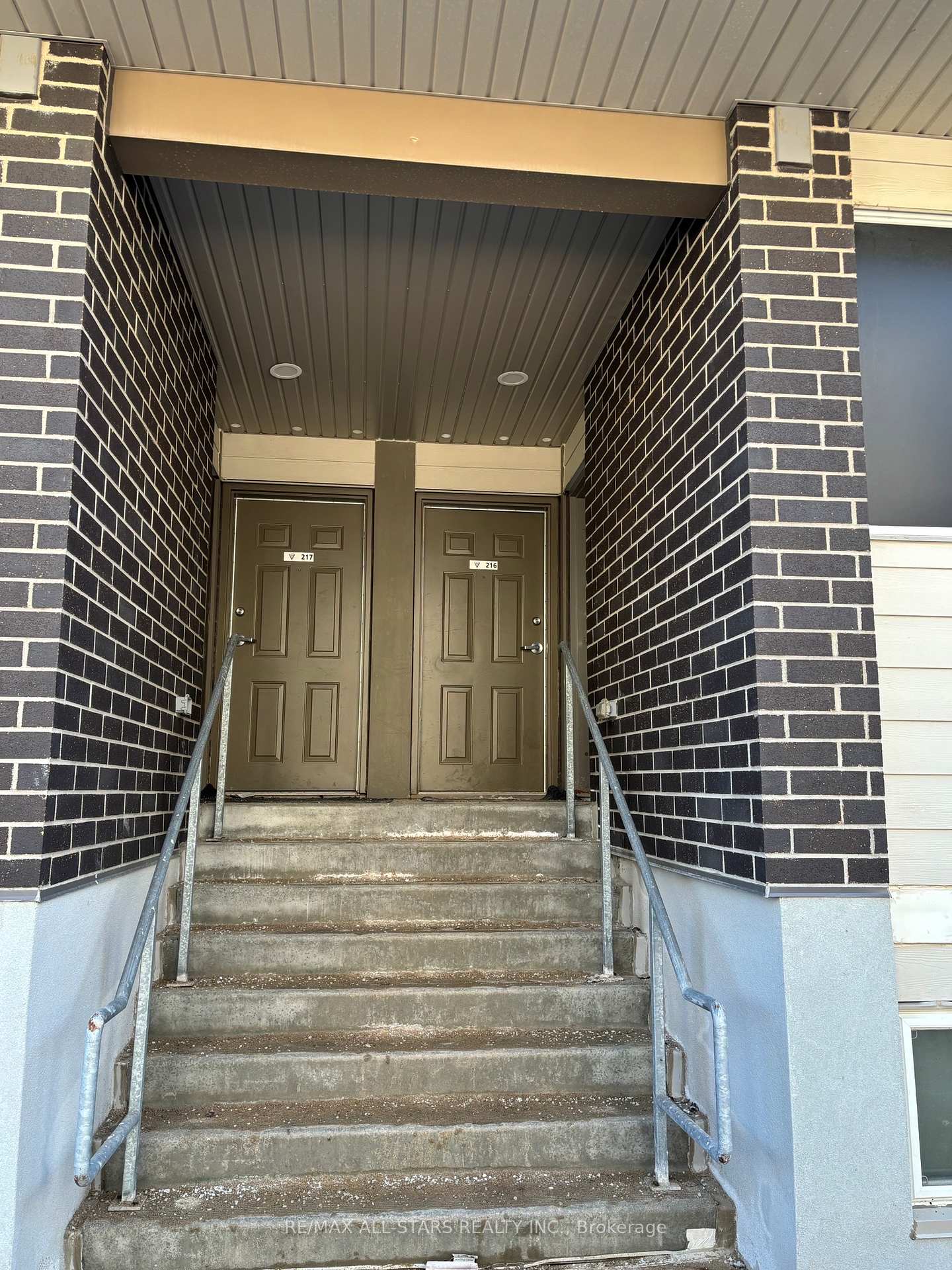 338 Albert Street 216, Waterloo — photo 4 of 5