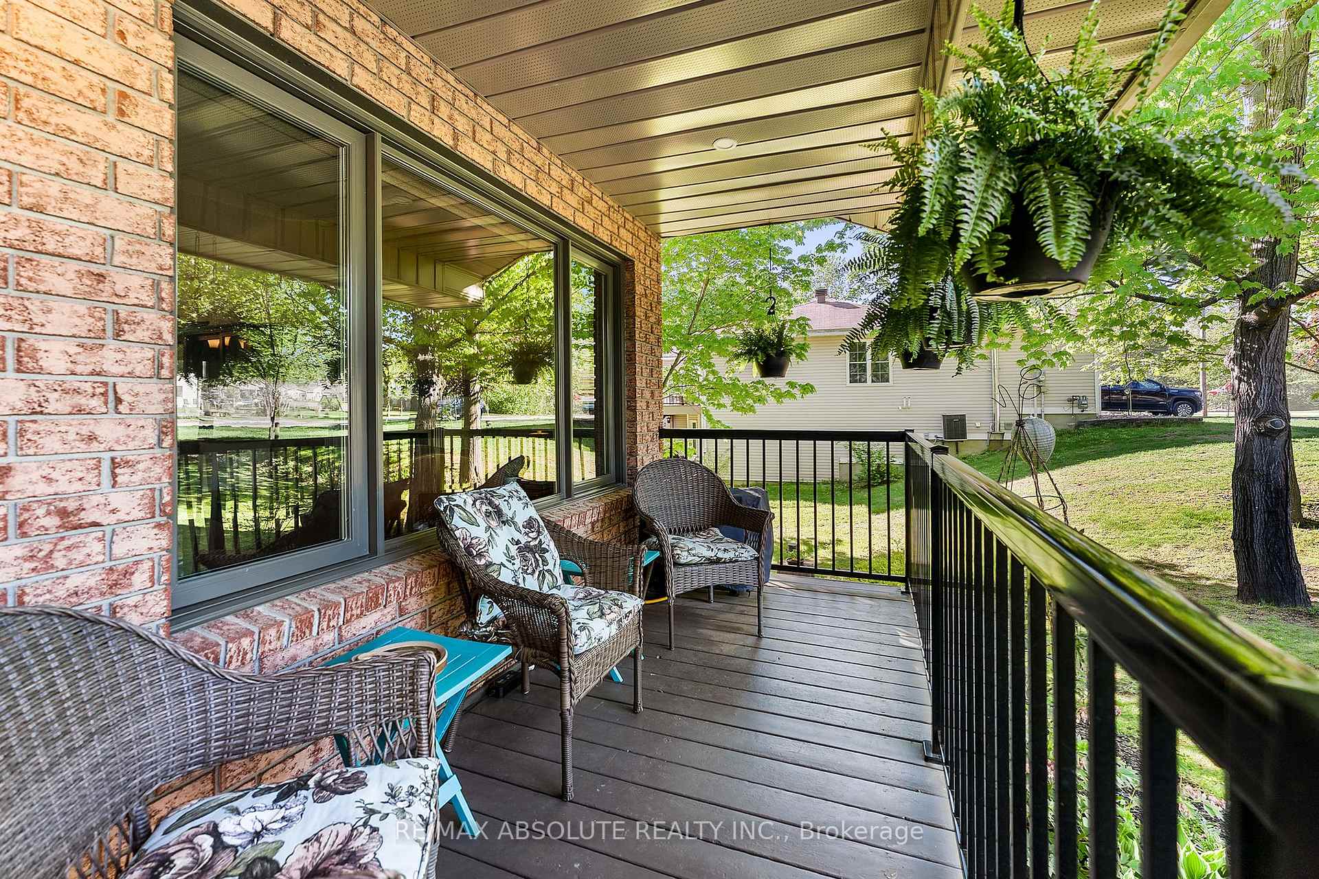 864 Centre Street, McNab/Braeside — photo 3 of 5