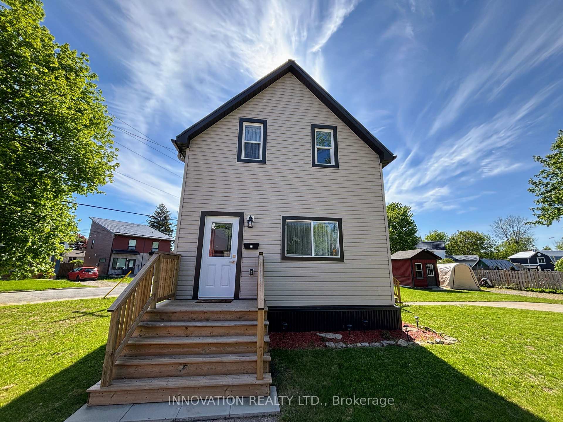 27 Anne Street, Smiths Falls — photo 2 of 5