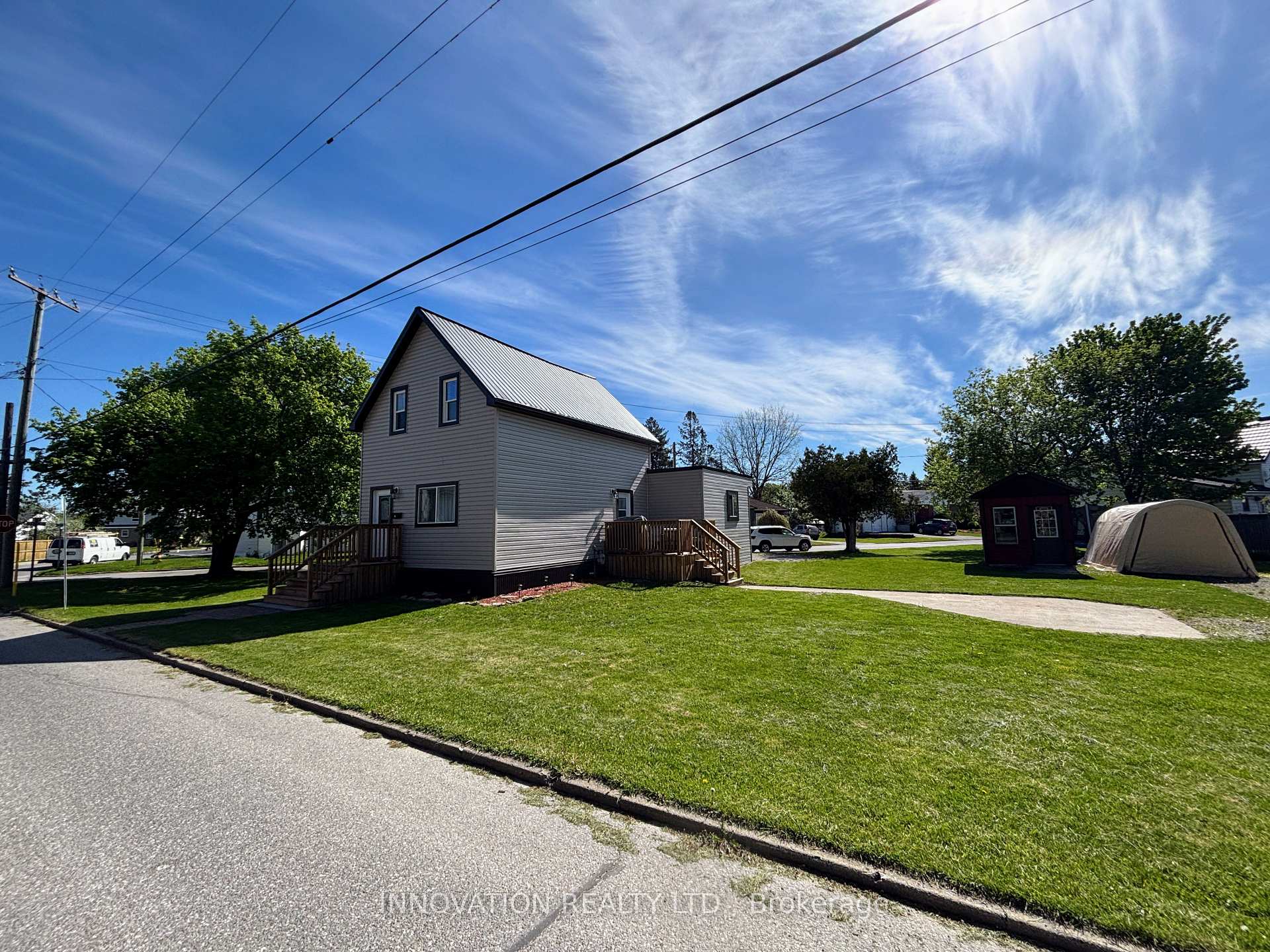 27 Anne Street, Smiths Falls — photo 4 of 5