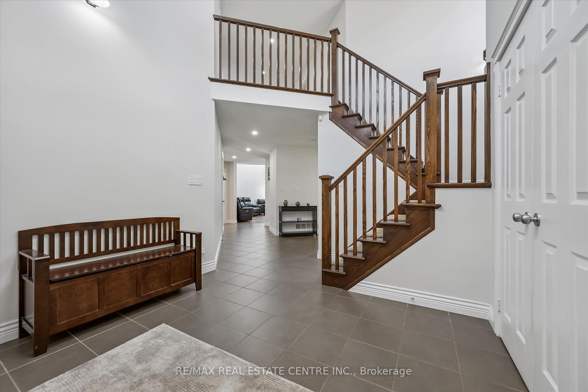 114 Isaac Shantz Drive, Wilmot — photo 3 of 5