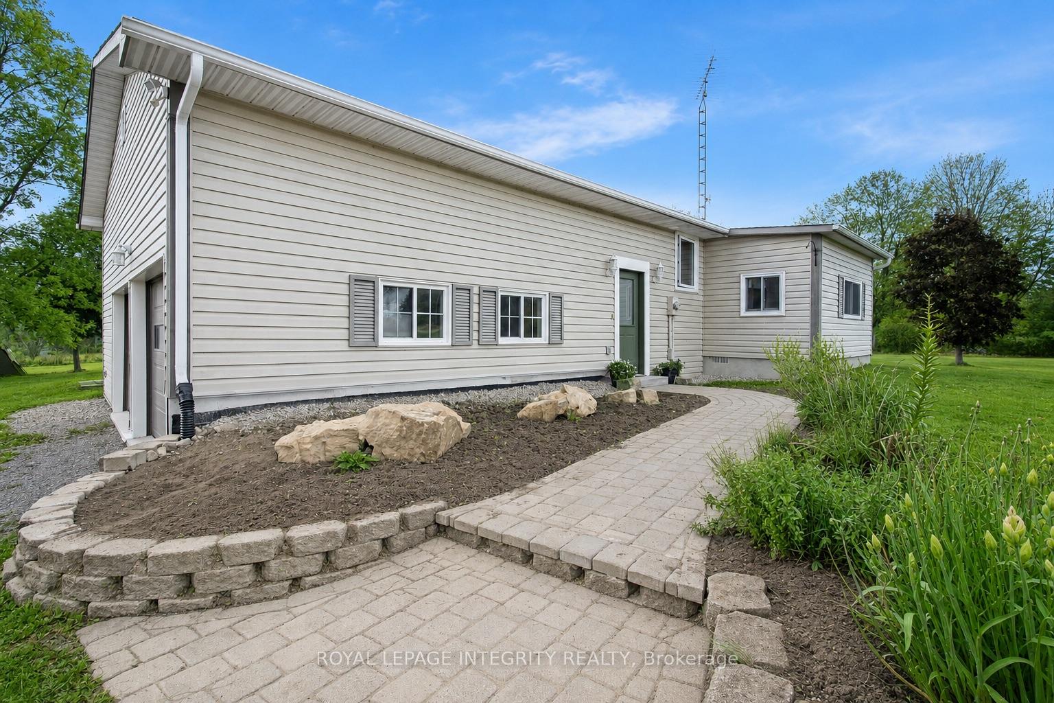 677 Bowes Side Road, Tay Valley, ON K7H 3C6 — Tay Valley, Ontario
