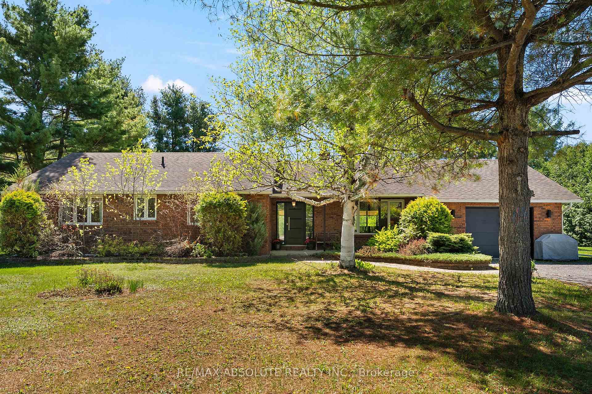 213 Calabogie Road, McNab/Braeside, ON K7S 3G8 — McNab/Braeside, Ontario