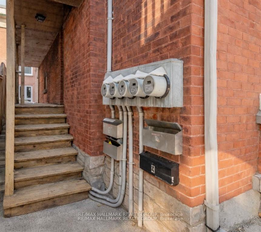 121 Osgoode Street, Lower Town - Sandy Hill — photo 2 of 5