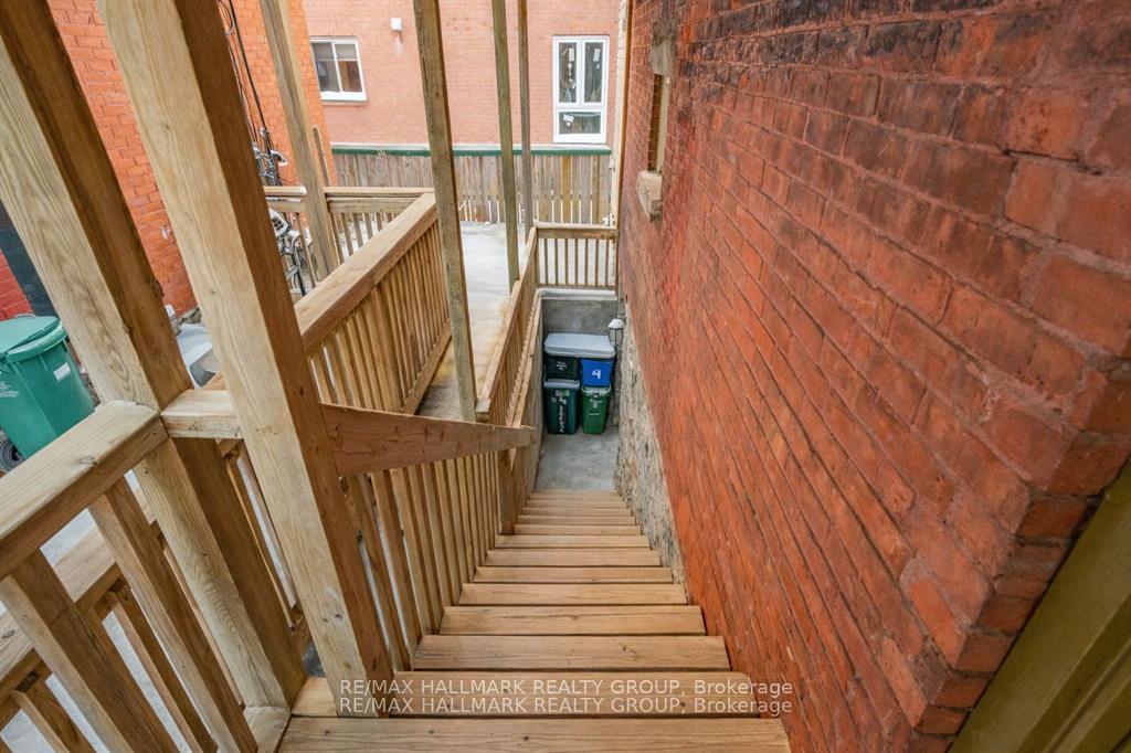121 Osgoode Street, Lower Town - Sandy Hill — photo 3 of 5