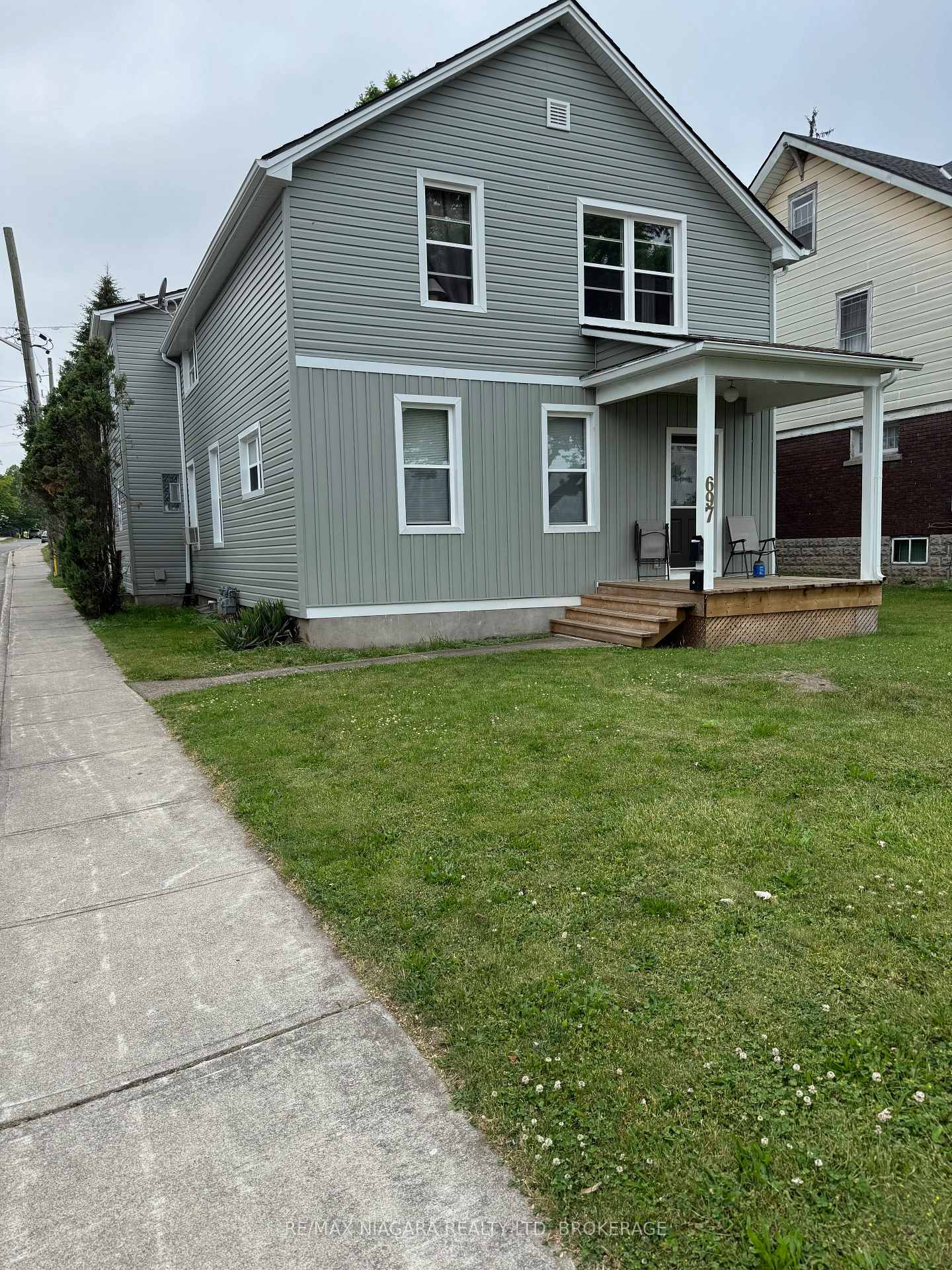 697 Niagara Boulevard, Fort Erie — photo 2 of 4