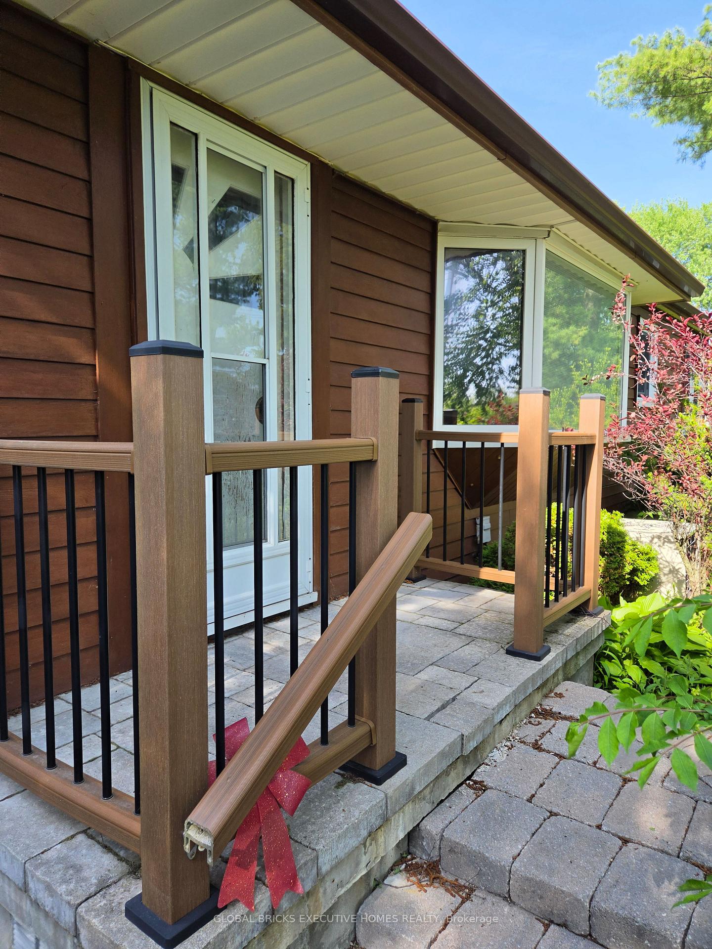 522 Woodlawn Road, Welland, ON L3C 3K1 — Welland, Ontario