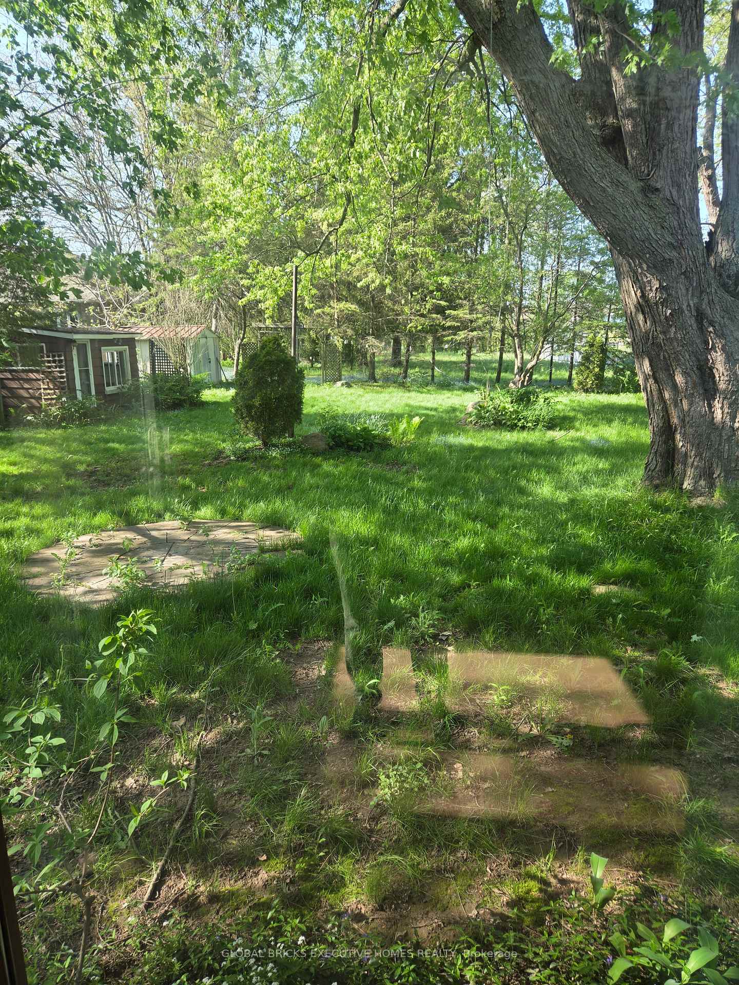 522 Woodlawn Road, Welland — photo 4 of 5