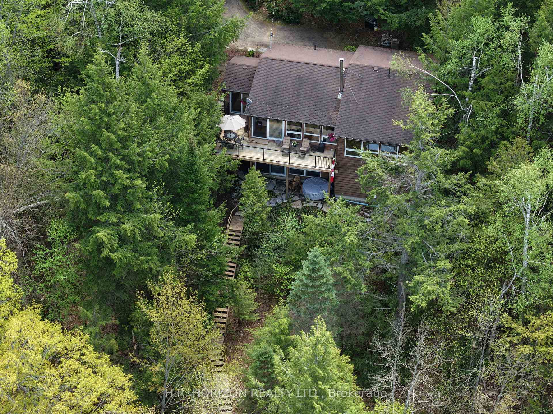 1029 Starlight Road, Minden Hills — photo 3 of 5