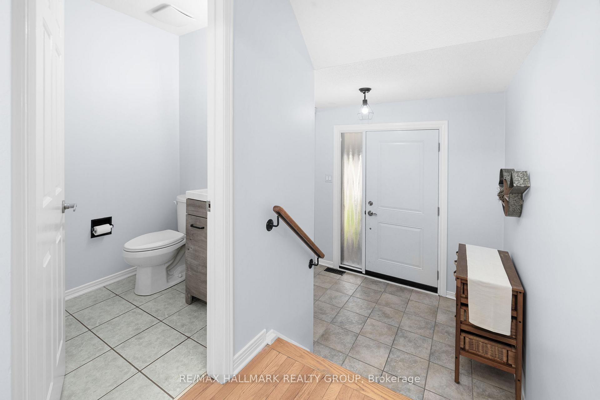 54 Fireside Crescent, Hunt Club - South Keys and Area — photo 5 of 5