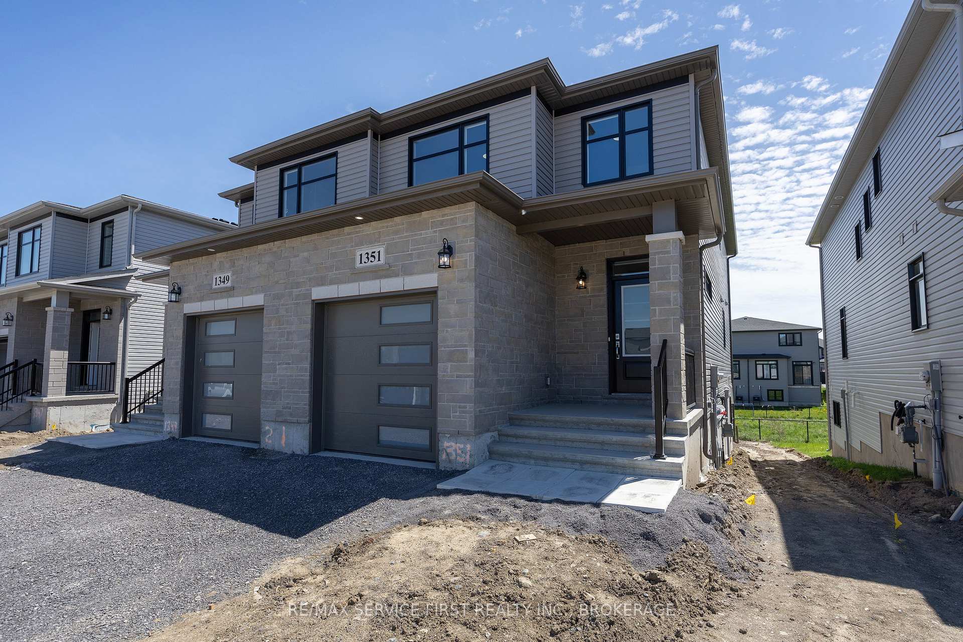 1351 Woodfield Crescent, Kingston — photo 2 of 5